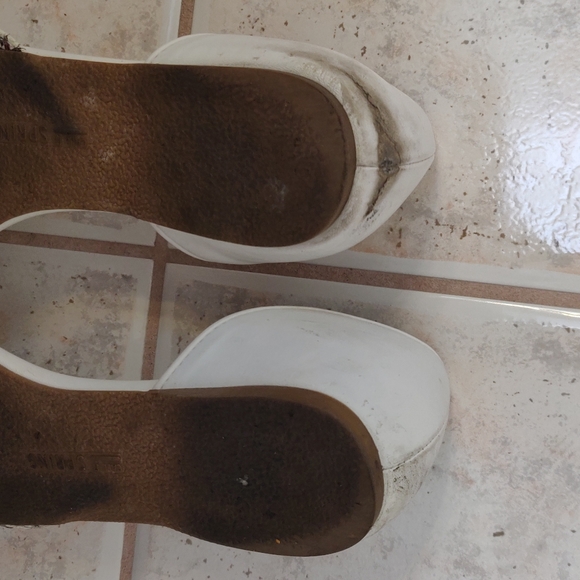 Call it spring white flats in size 6.5 - Picture 2 of 3